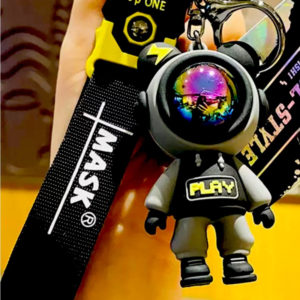 New Lightning Bear Metal Keychain Grey/Black